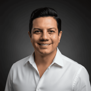 Lic. Oscar Escobar Ledesma